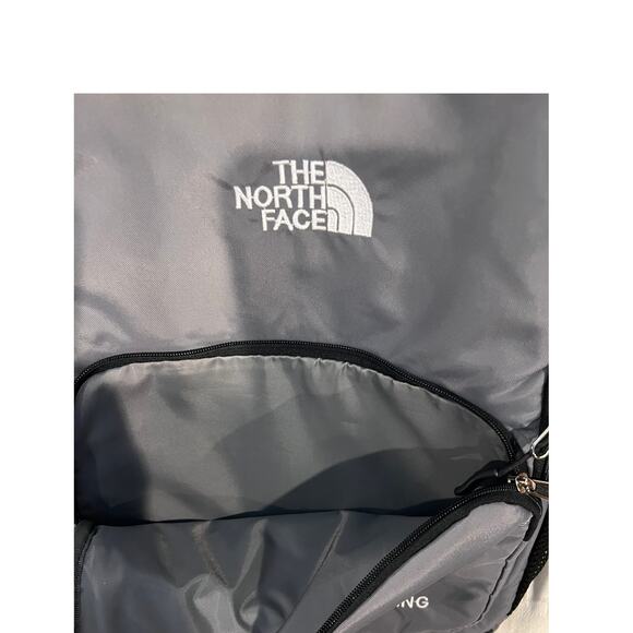 The North Face Never Stop Exploring Gray Black Backpack - Picture 3 of 6